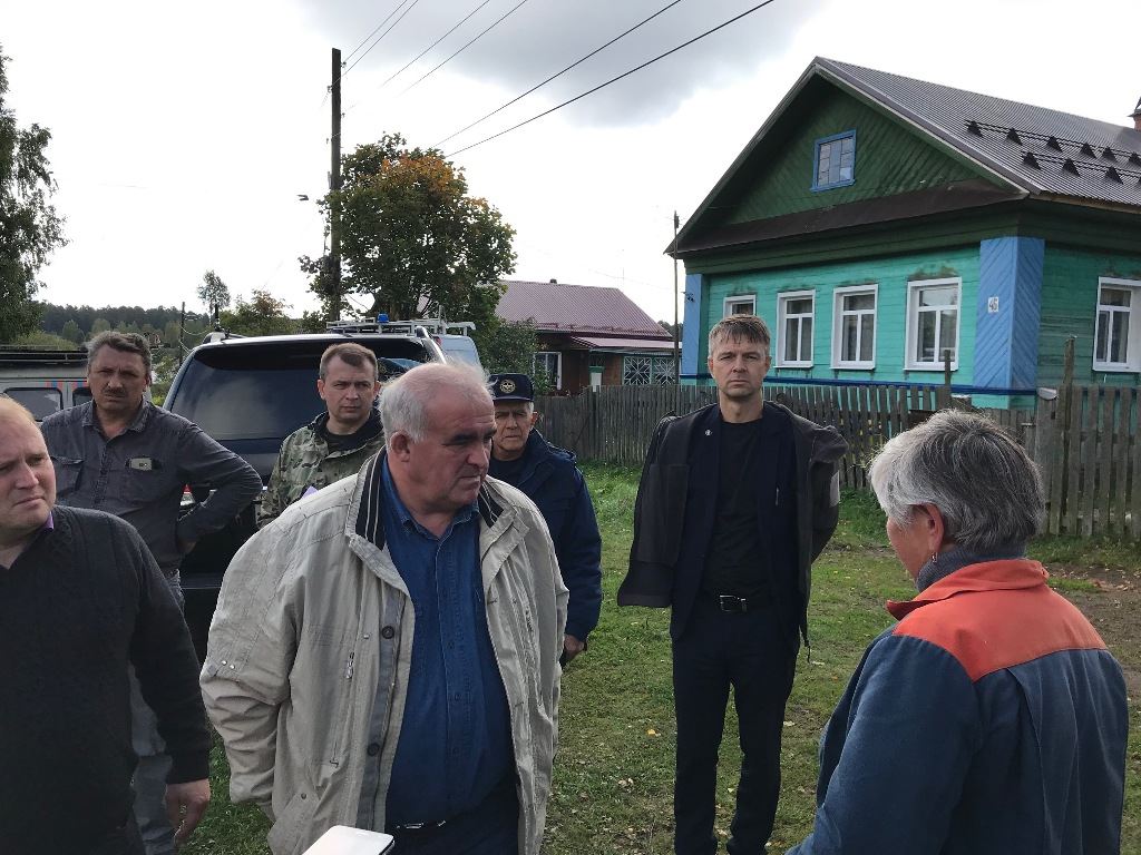 Губернатор Костромской области Сергей Ситников лично проконтролировал, как ведется  работа по устранению последствий сильного ветра в Кологриве | ТРК «Русь»