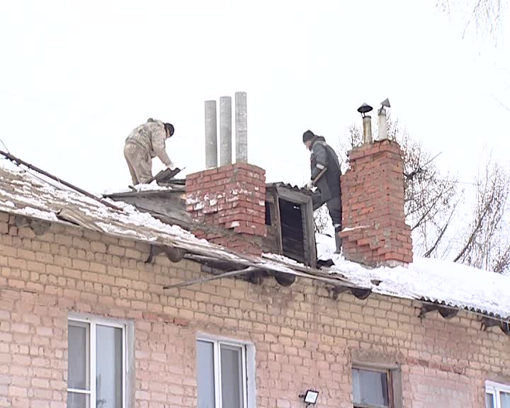 В Костроме в доме на улице Линейной подрядчик начал подготовку к капитальному ремонту обвалившейся крыши