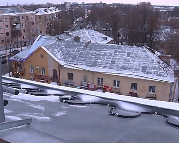 Губернатор потребовал очистить все крыши в Костромской области