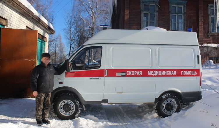 В Кологривскую больницу пришла новая машина скорой помощи