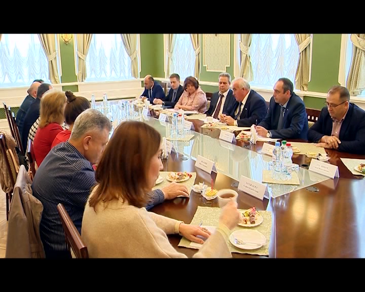Губернатор Костромской области Сергей Ситников встретился с представителями национальных объединений
