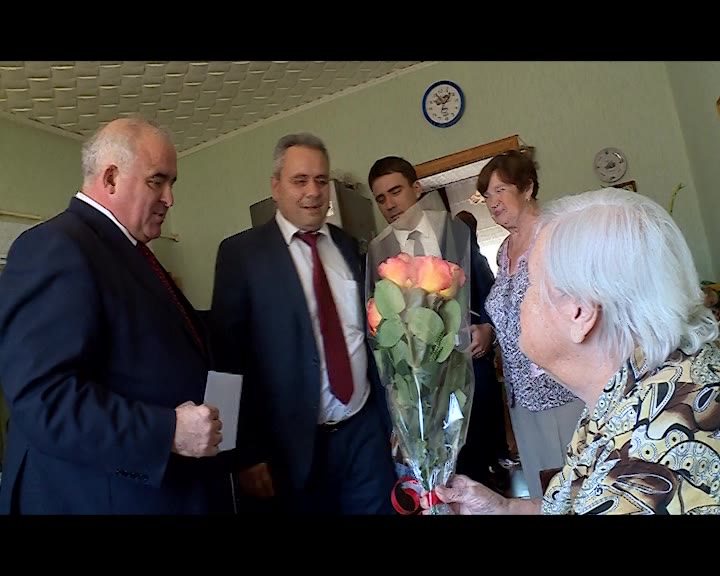 Губернатор Сергей Ситников поздравил участницу Великой Отечественной войны Анну Яковлевну Лебедеву с 95-летием