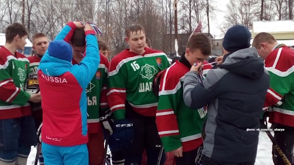 В Шарье завершился хоккейный турнир на кубок города

