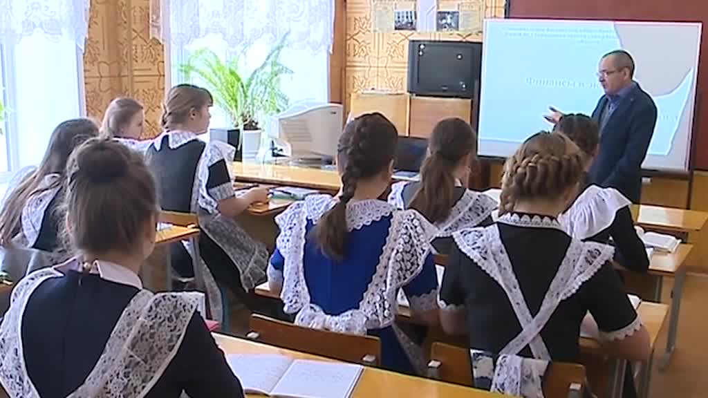 В Костромской области открыт прием заявок на участие в программе «Земский учитель»
