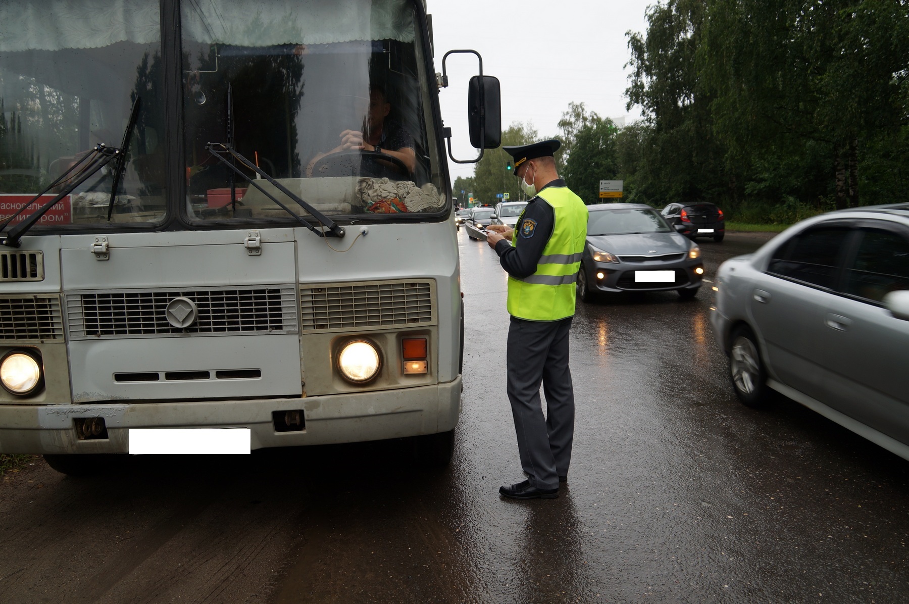 Два автобуса отъехали одновременно от остановки в противоположных направлениях через 2 ч расстояние