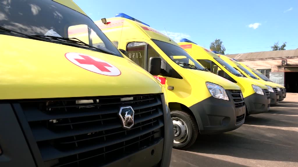 Шесть карет скорой помощи повышенной проходимости поступили в Кострому