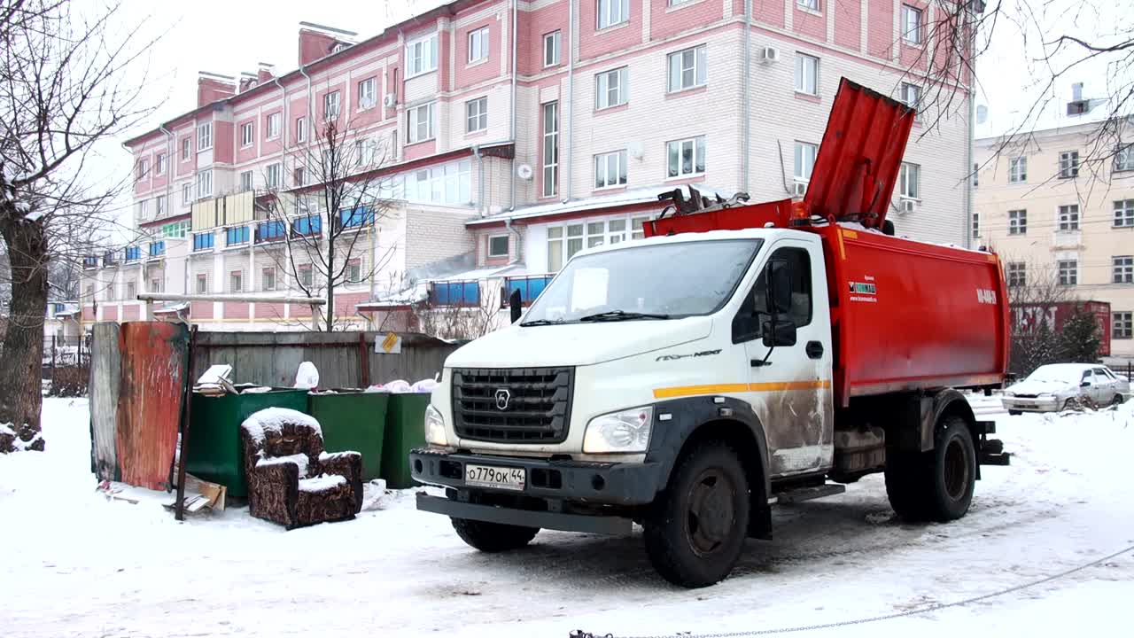 «ЭкоТехноМенеджмент» продолжает обновлять контейнерный парк Костромы