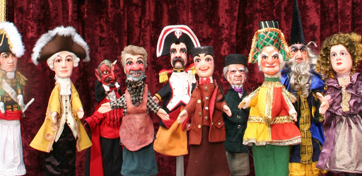 Театр кукол встречает гостей