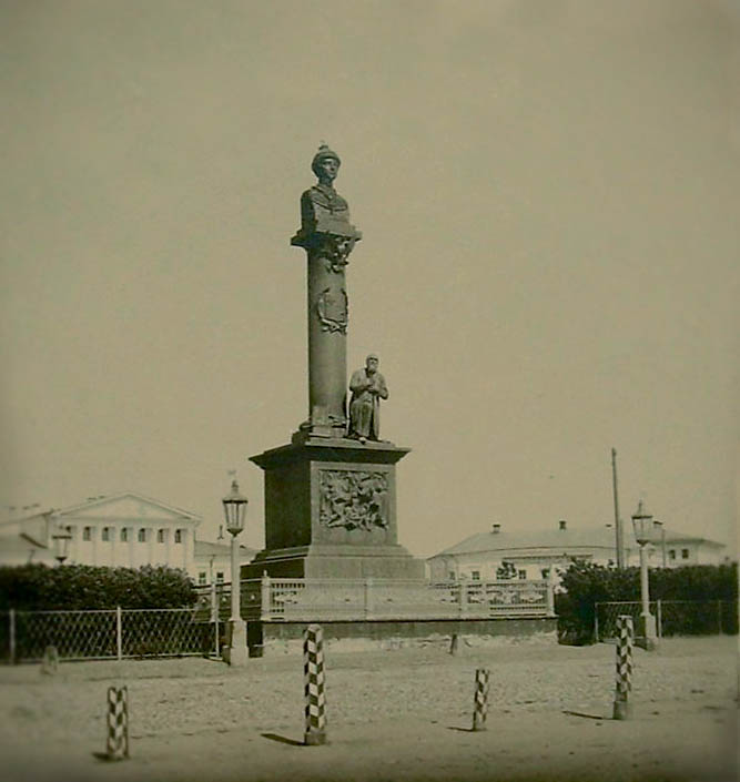 Памятнику быть. В центре Костромы планируют восстановить монумент Ивану Сусанину