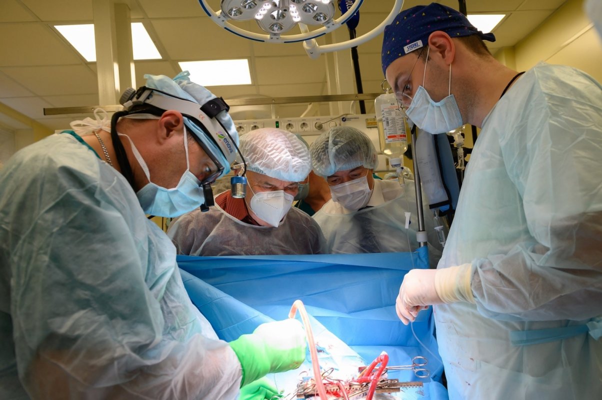 В Сочи прошла уникальная операция с участием костромских онкологов