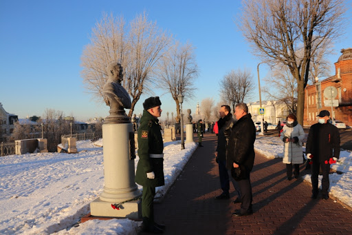 Костромская общественность выступает в защиту Аллеи Героев