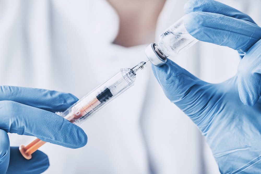 В Парфеньеской больнице начали вакцинировать против коронавируса