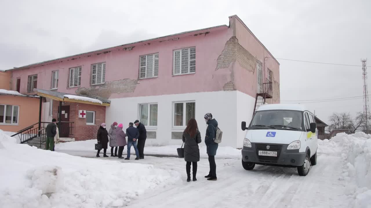 Сегодня второй этап вакцинации от коронавируса прошли жители деревни Кузьмищи Костромского района