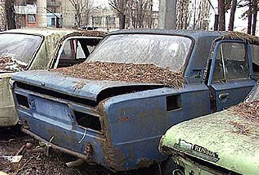 С улиц Костромы убирают брошенные машины