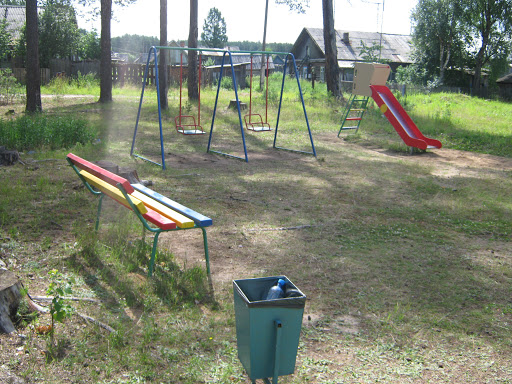 В посёлке Воробьёвица  Вохомского района благоустроили зону отдыха для детей