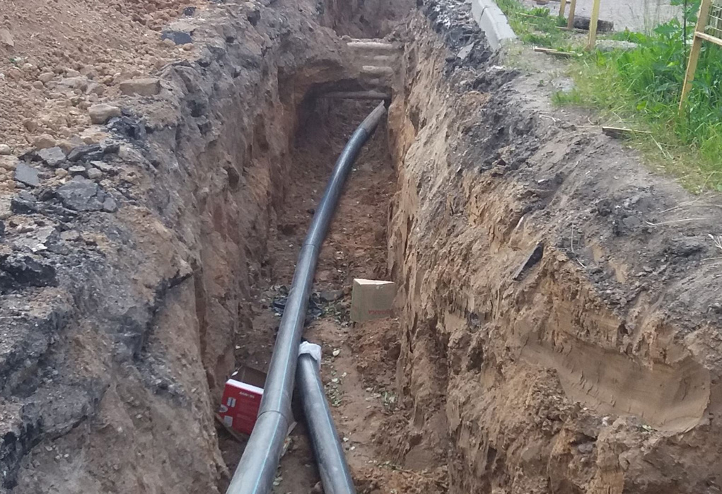 В Кологривском районе уложили 200 метров нового водопровода
