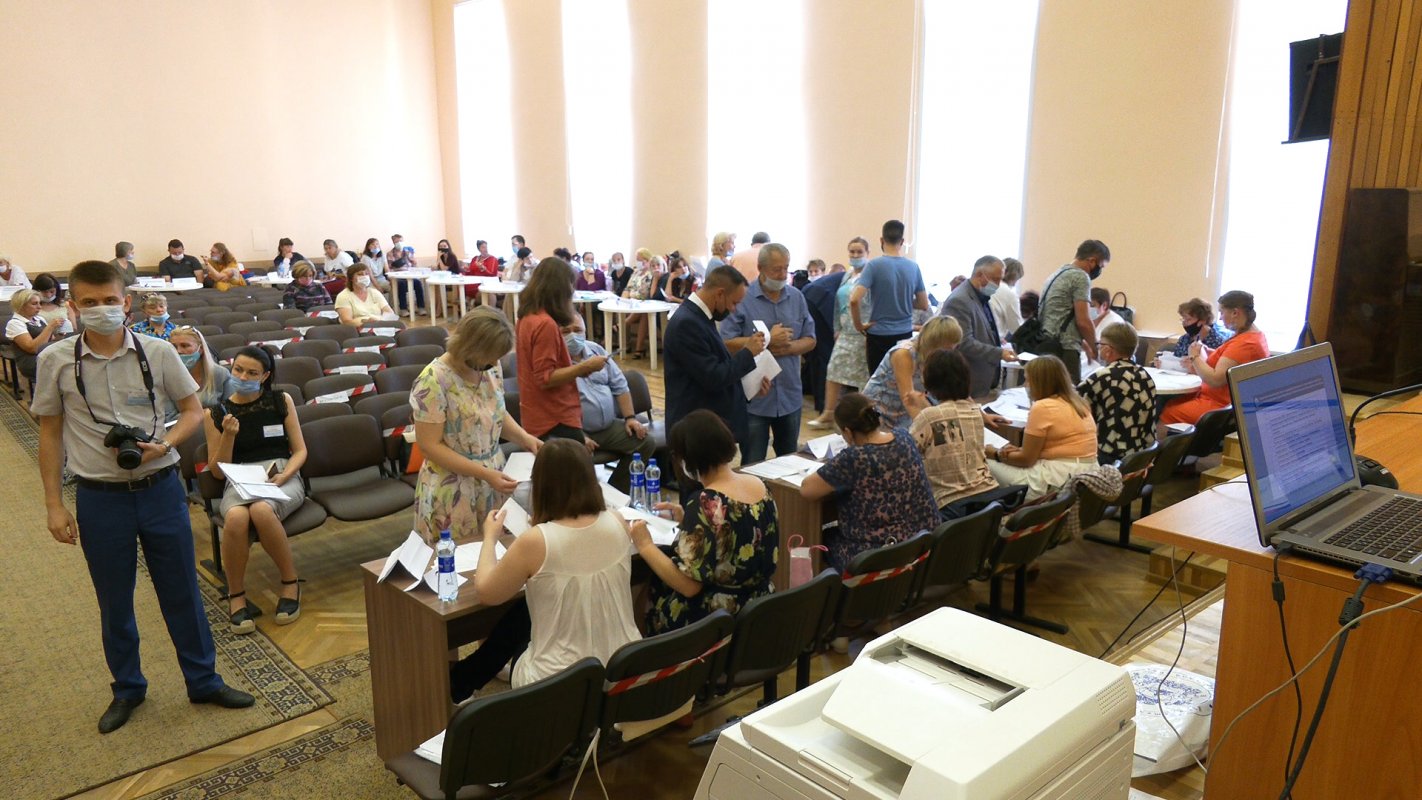 «Агитация начинается с 21 августа». В Костроме разыграли эфирное время между желающими попасть в Государственную Думу