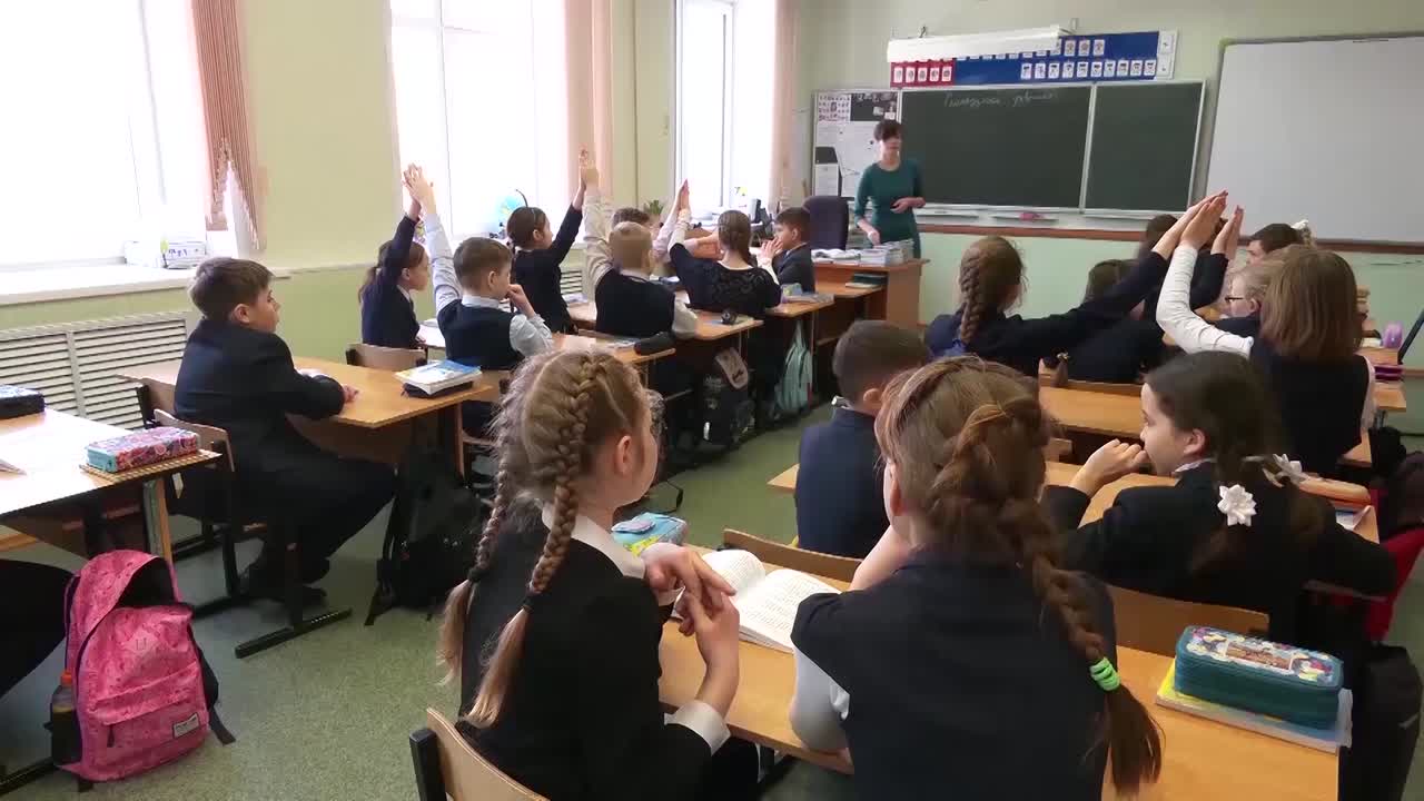 По 10 000 руб. на подготовку к новому учебному году в Костромской	 области уже получили семьи более 80 000 юных костромичей