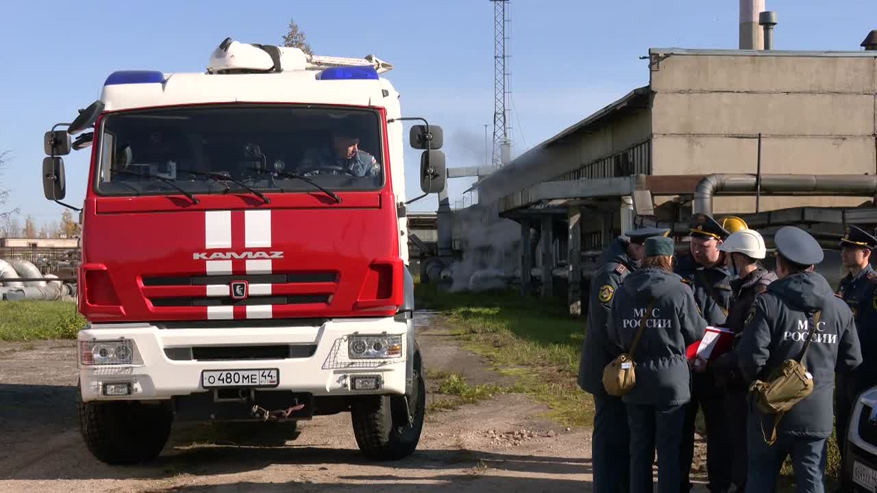 Костромские спасатели и пожарные приняли участие в штабной тренировке по гражданской обороне