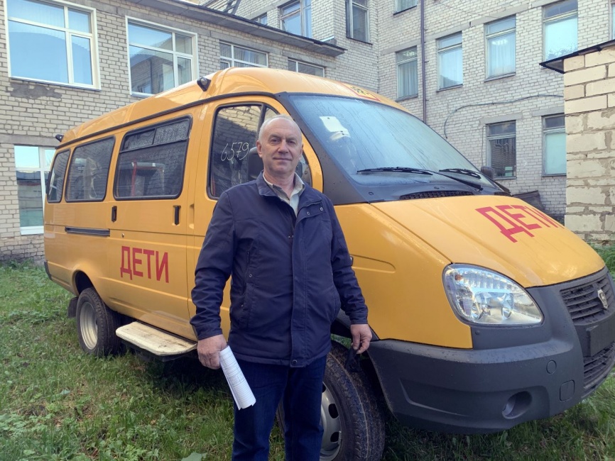 Судиславская средняя школа получила новый автобус