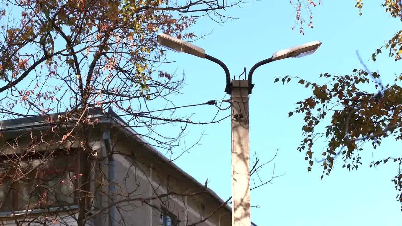 В Костроме на улице Героев завершен  монтаж уличного освещения