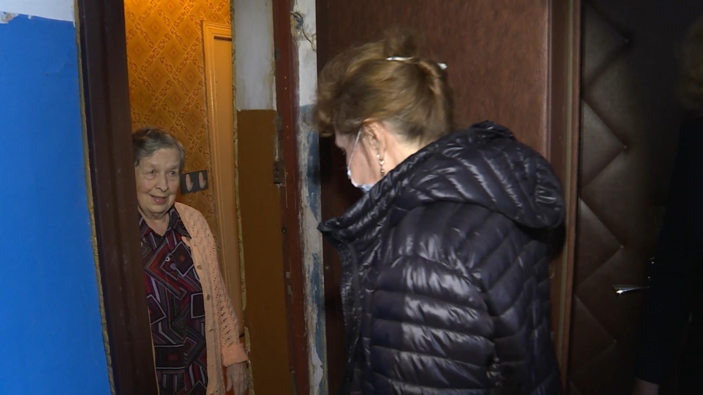 В Костромской области одиноким пенсионерам помогут соцработники