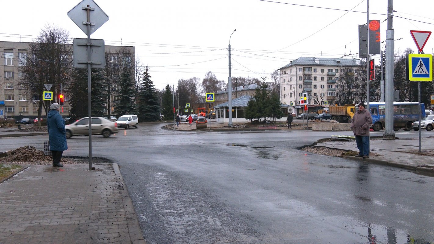 В Костроме на перекрёстке Советской и бульвара Петрковский изменен режим работы светофора