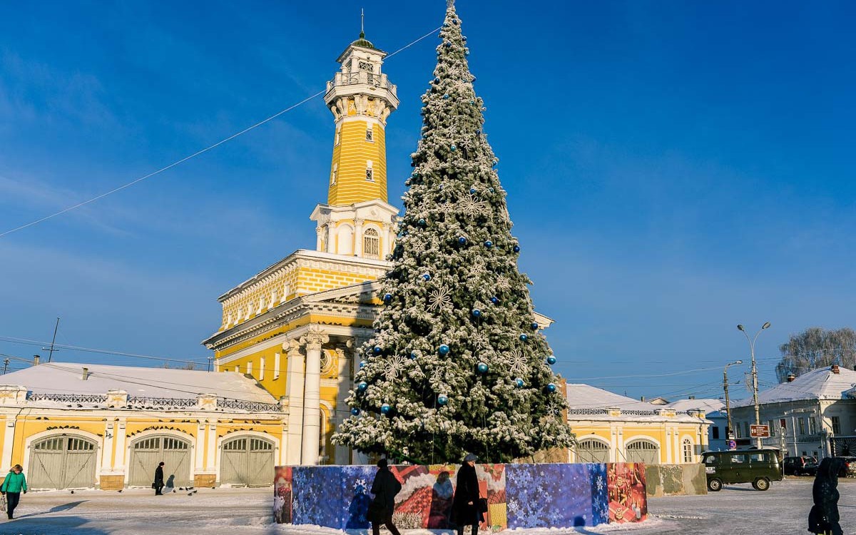 В Костроме  началась подготовка к новогоднему оформлению  территорий