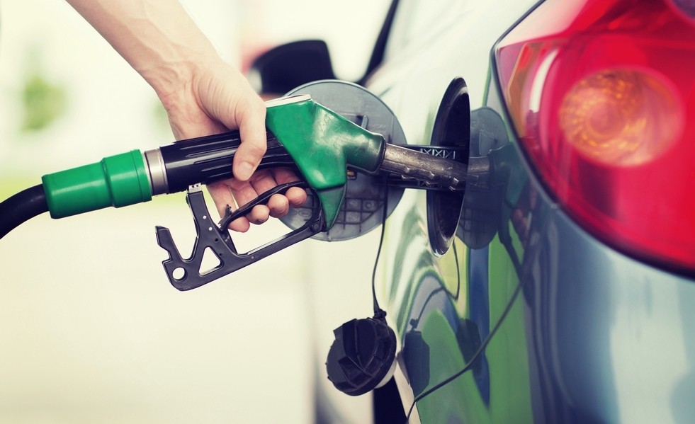 Цены на бензин в Костромской области удается держать на одном  уровне