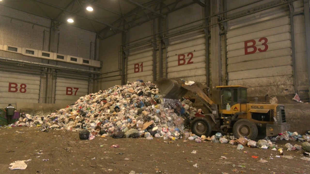 Сегодня в Костроме на мусоросортировочном заводе побывали нерехтские депутаты