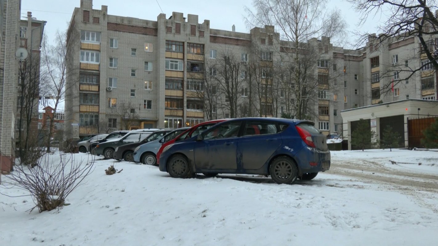 В Костроме ужесточили наказание за парковку на газонах
