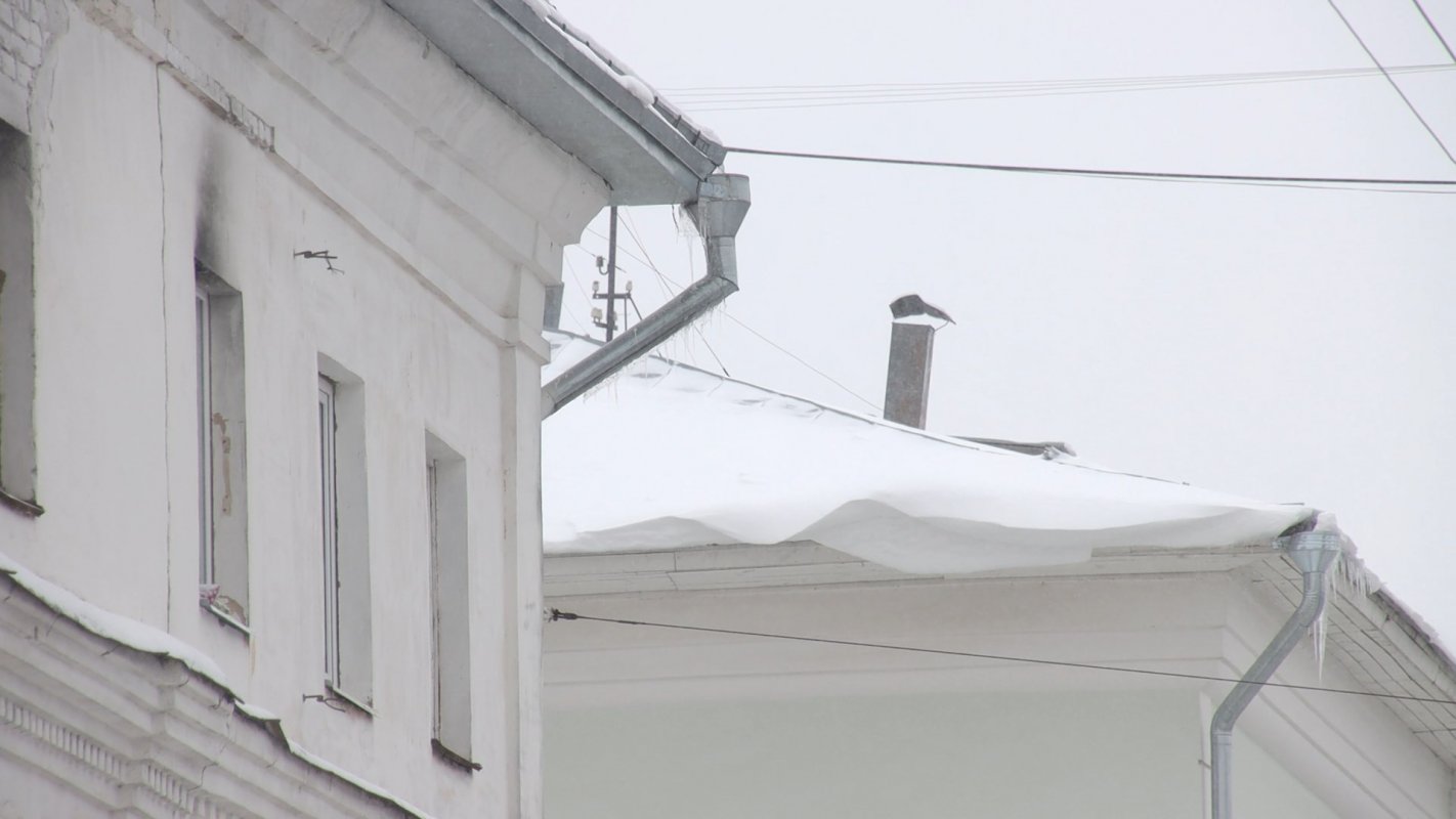 На костромских крышах установят снегозадержатели