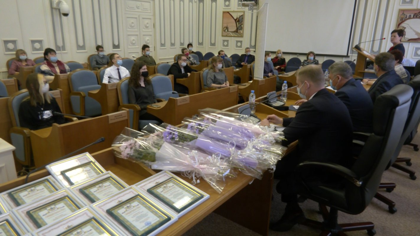 Лучших студентов региона сегодня чествовали в Костромской областной Думе