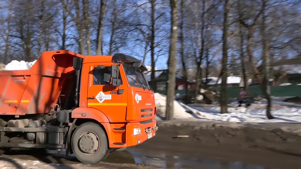 Костромские дорожники активизировали уборку снега