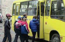 С каждым случаем высадки детей из автобусов мэрия будет разбираться отдельно