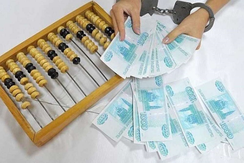 В Костроме бухгалтер ювелирного предприятия подозревается в хищении 900 тысяч рублей