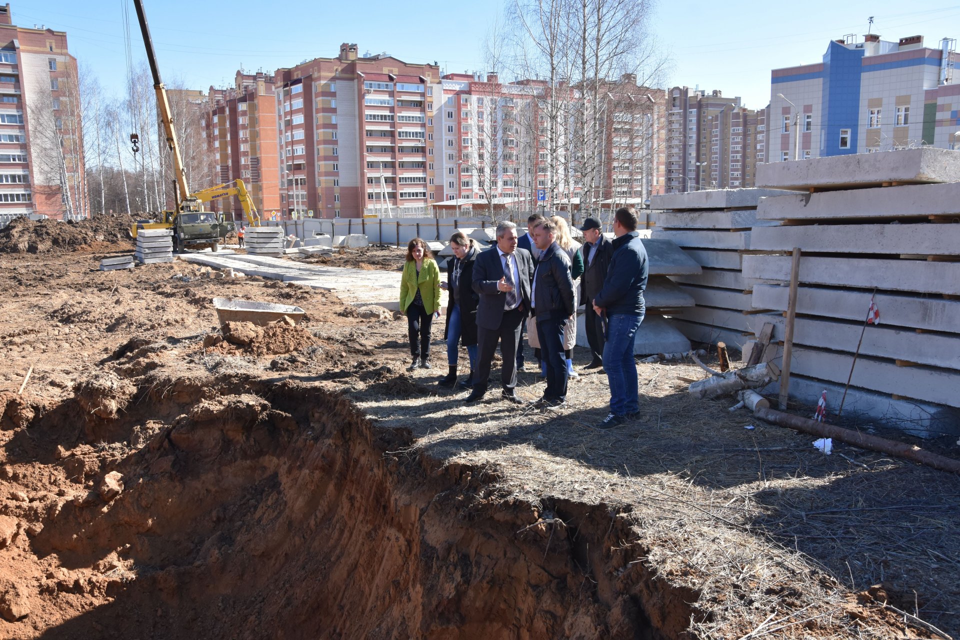 В Костроме в Новом городе строители начинают подготовку к устройству фундамента будущей школы