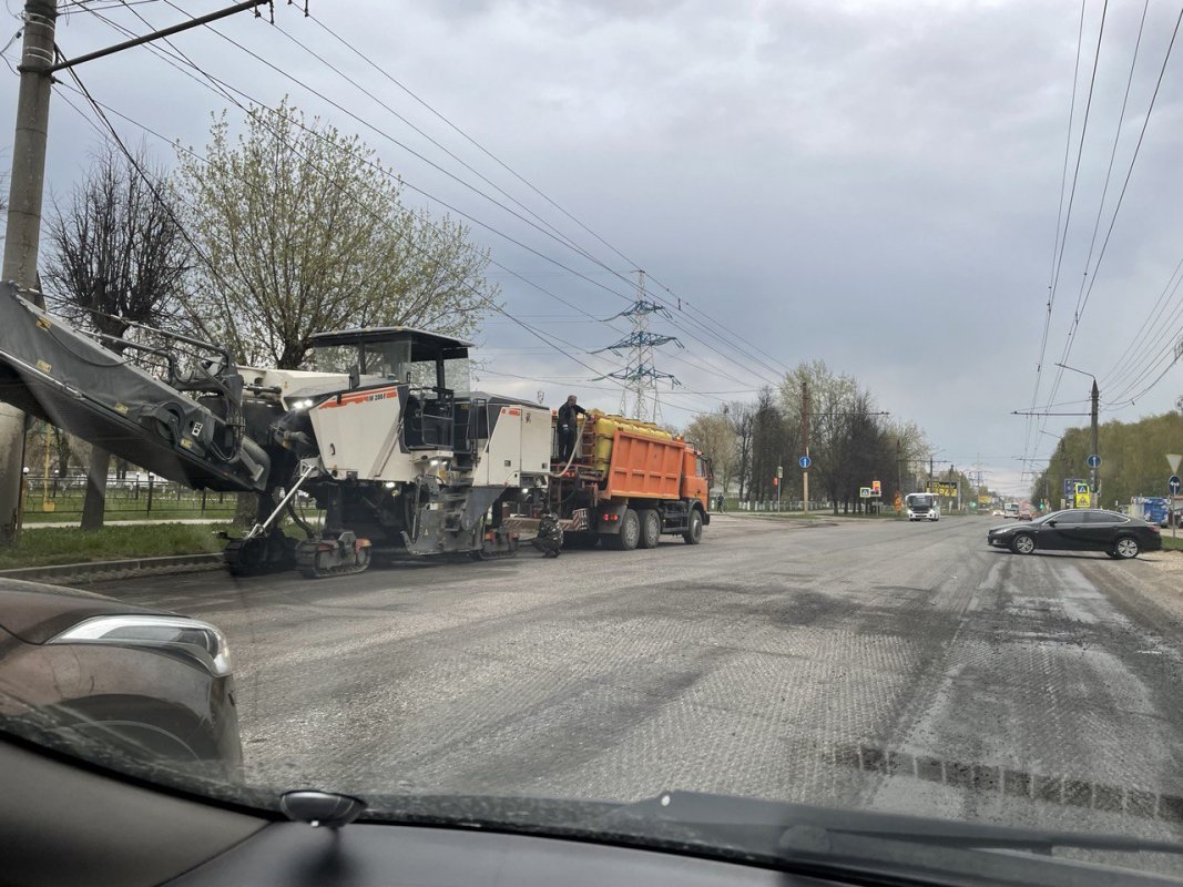В Костроме на улице Профсоюзной ремонтируют участок дороги