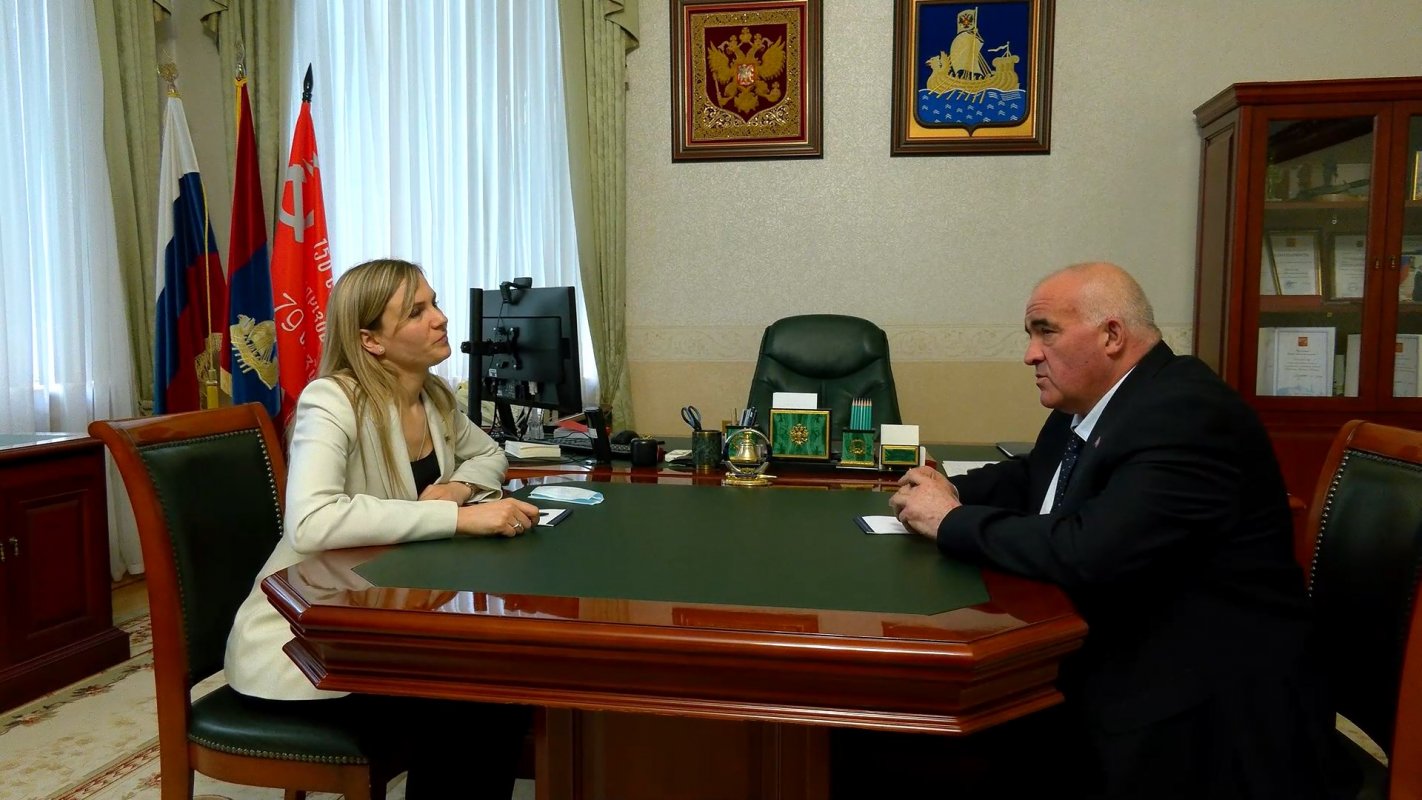 Сегодня губернатор Сергей Ситников встретился с депутатом Государственной Думы Юлией Дрожжиной