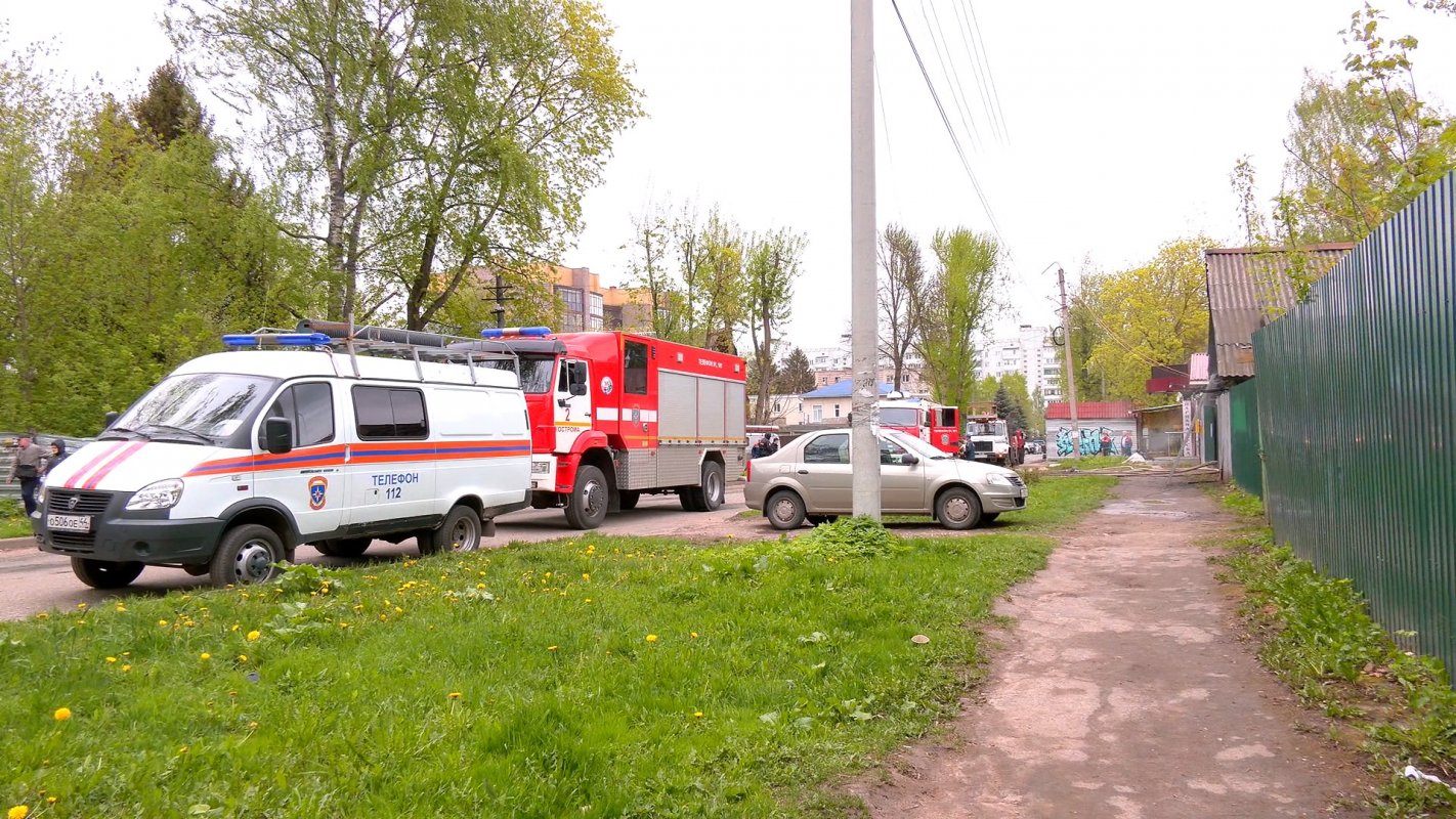 Пять пожарных расчетов сегодня ликвидировали возгорание на улице Кузнецкой в Костроме