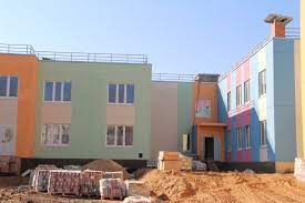 В здании будущего детского сада в поселке Волжский завершают устройство крыши
