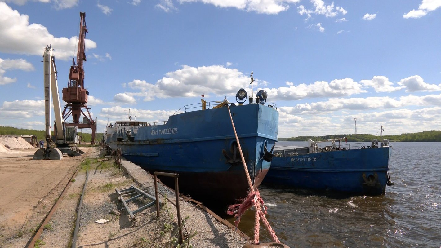 В Костроме после долгого перерыва возобновил работу речной грузовой порт |  ТРК «Русь»