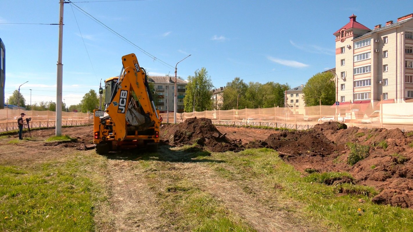 На площади Широкова  начались работы по установке стелы «Город трудовой доблести»