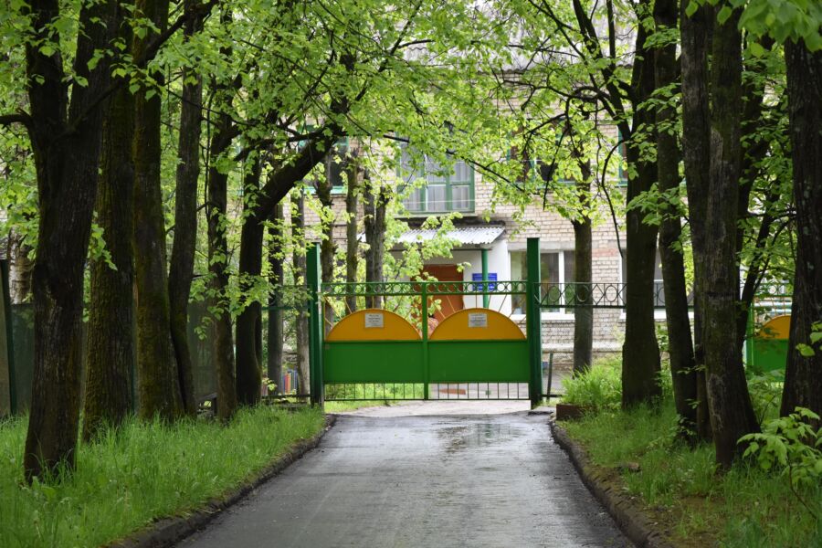 Подъезды к школам в Костроме начнут асфальтировать в конце июня