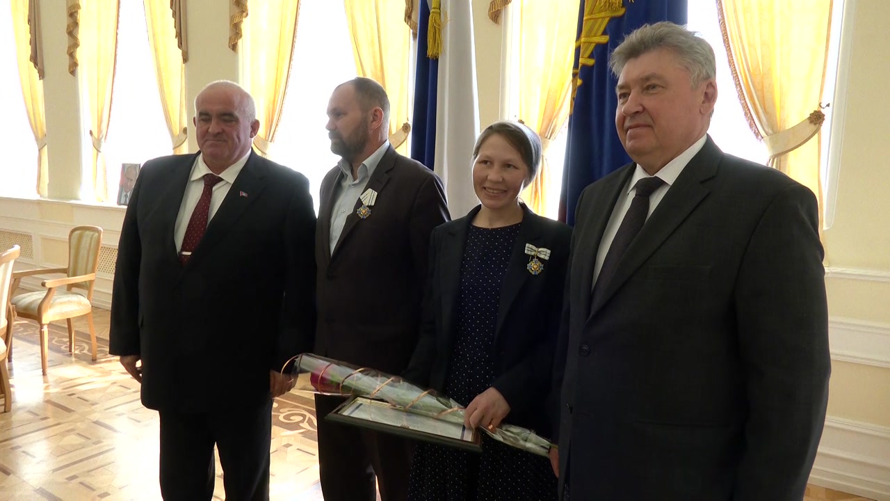 В преддверии Дня России жителям Костромской области вручили государственные и региональные награды