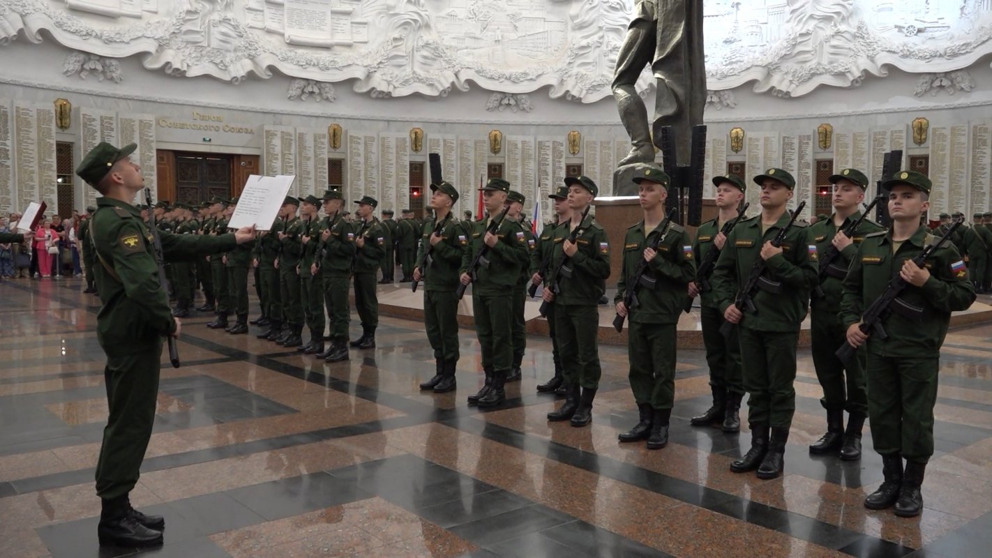 Костромские новобранцы присягали в Музее Победы