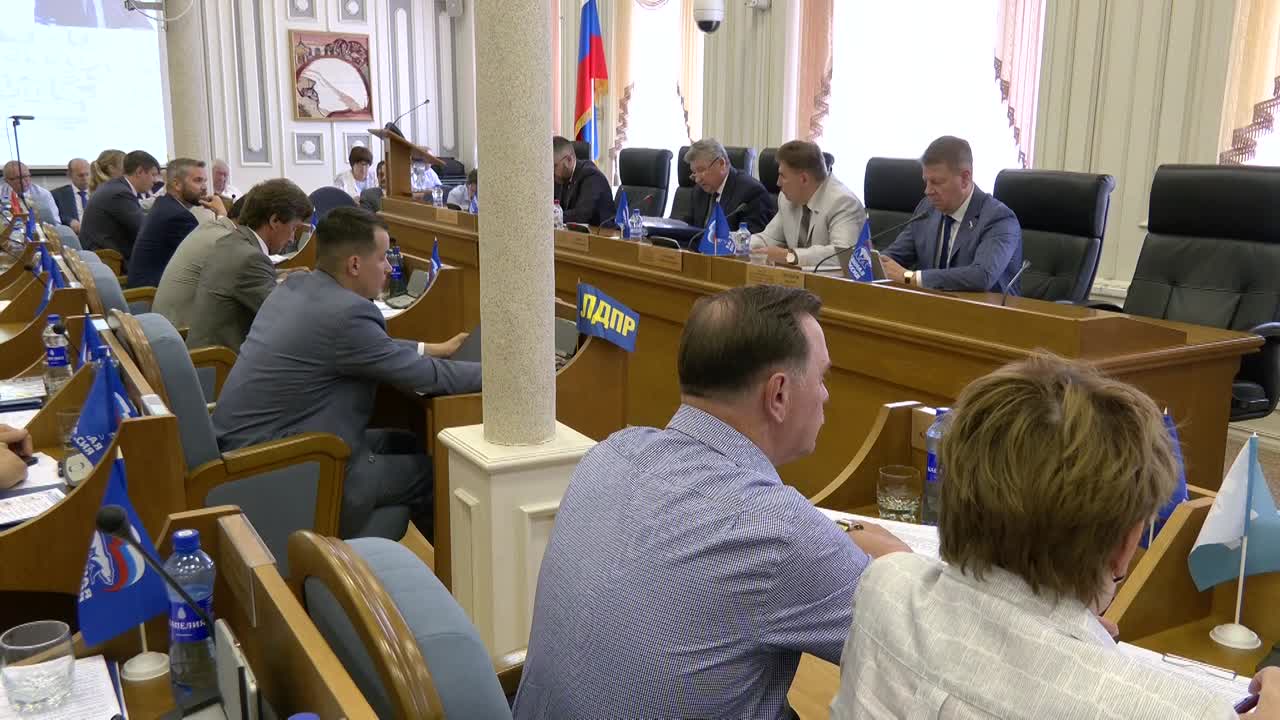 Руководители политических фракций в областной Думе оценили отчет о работе администрации Костромской области