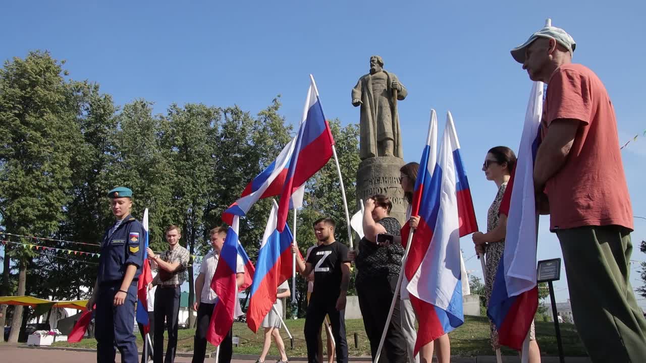 Костромская область вместе со всей страной отметил День Государственного флага