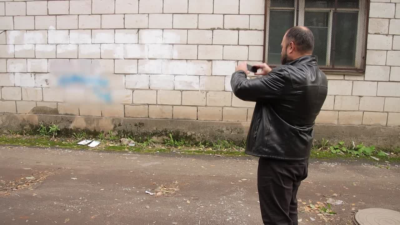 Незаконные надписи на фасадах в Костроме выявят и закрасят