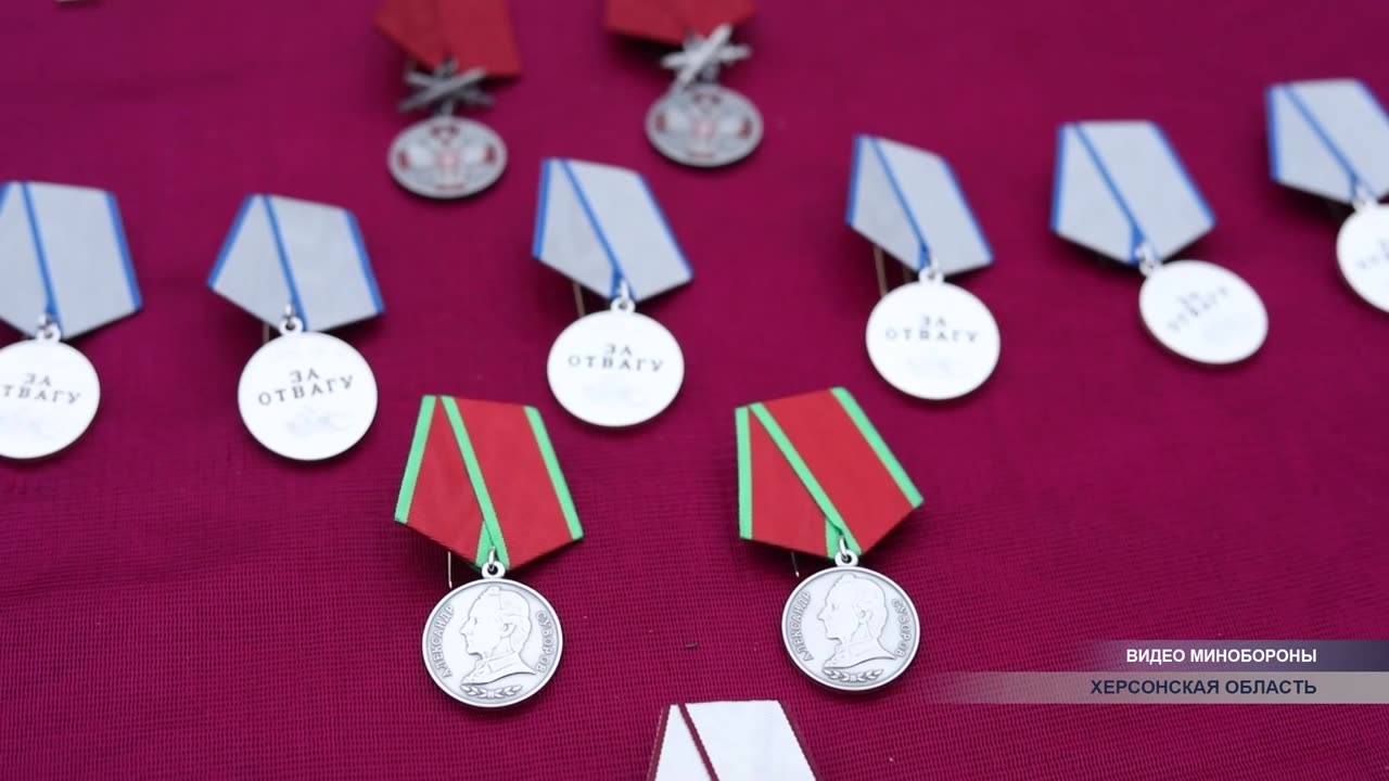 Костромских десантников отметили высокими боевыми наградами